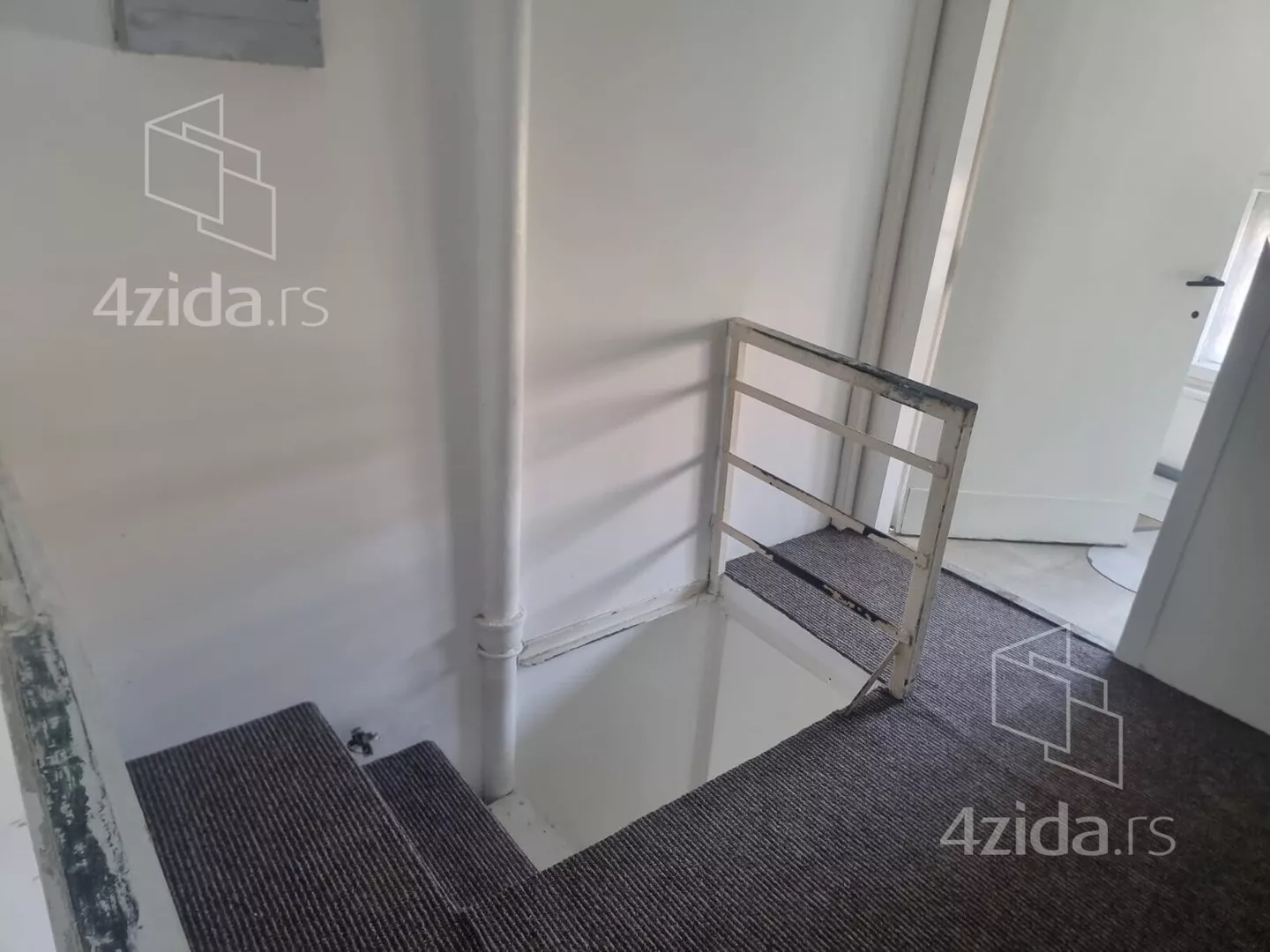Lokal | 4zida