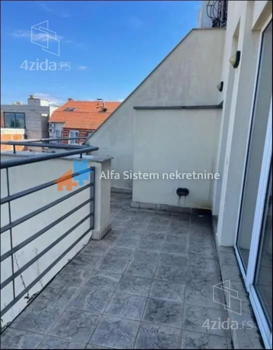 Šestosoban stan | 4zida