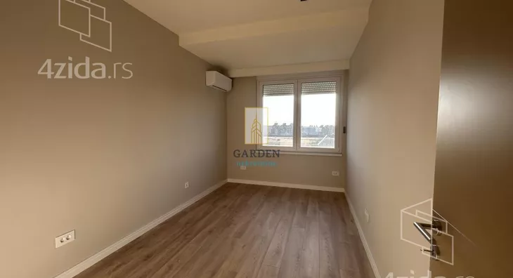 Četvoroiposoban stan | 4zida