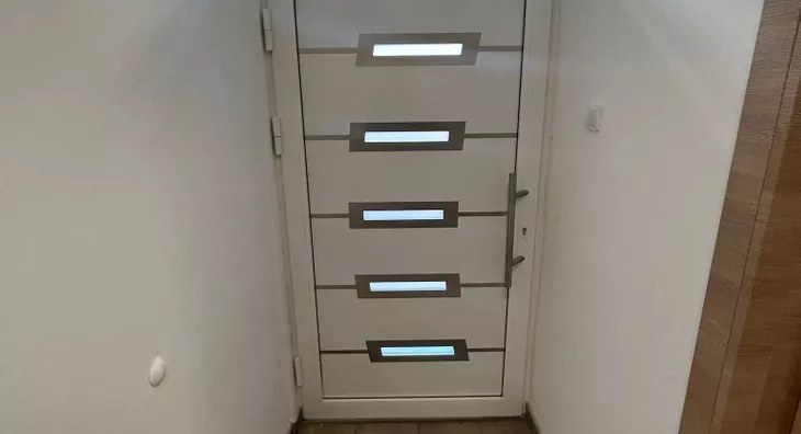 Poslovna zgrada | 4zida