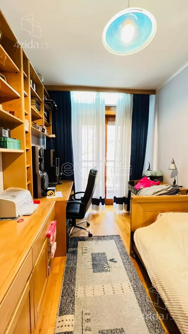 Petosoban stan | 4zida