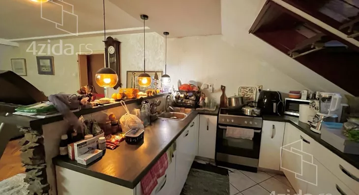 Četvoroiposoban stan | 4zida