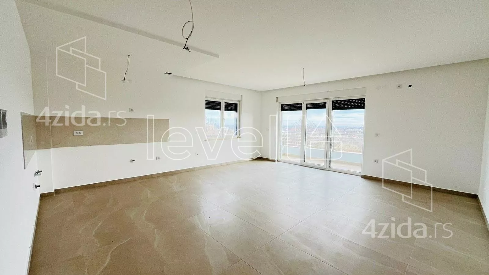 Četvorosoban stan | 4zida