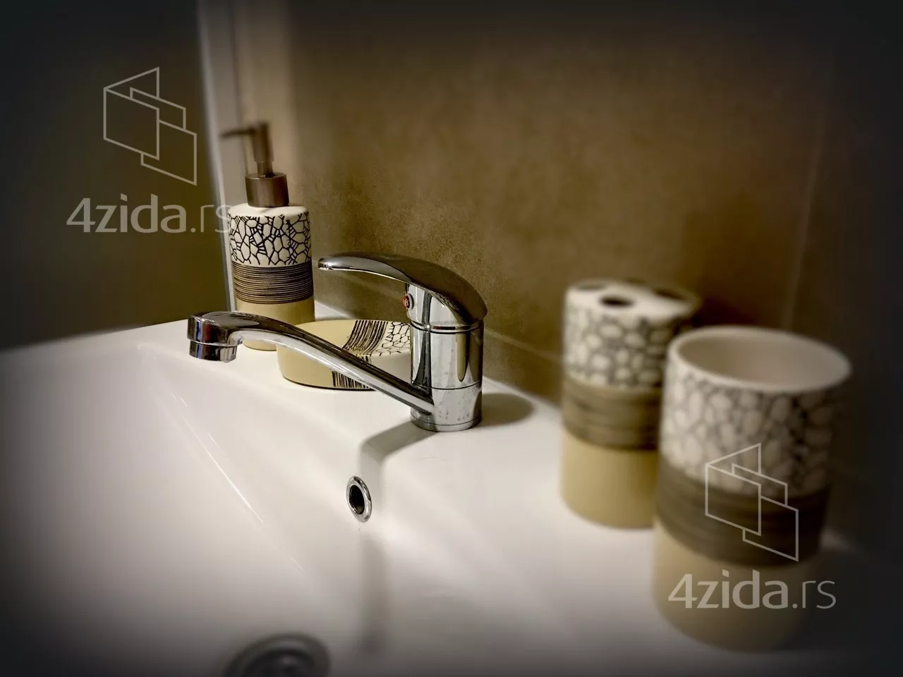 Garsonjera | 4zida