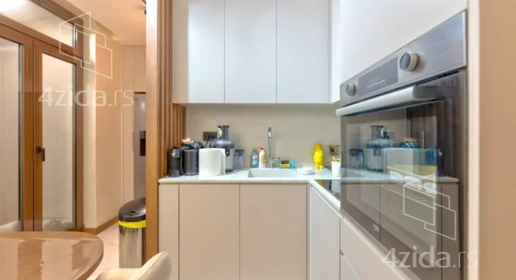 Šestosoban stan | 4zida