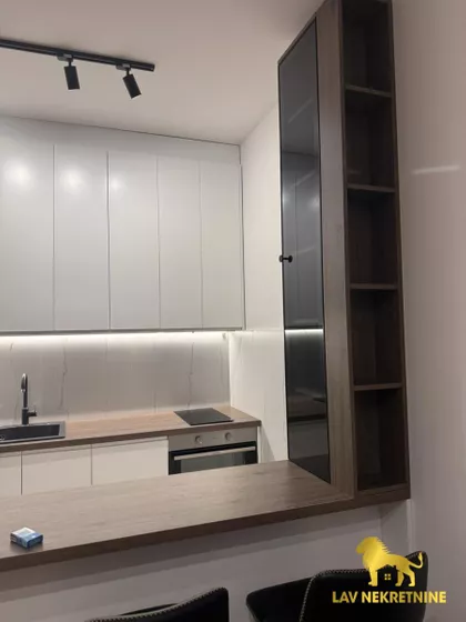 SENTELEKI KORNELA | 4zida.rs