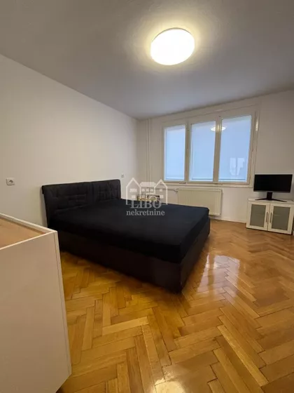 Dom Zdravlja | 4zida.rs