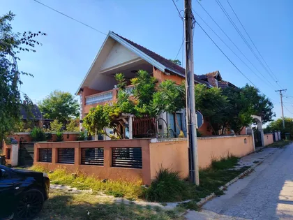 Novi Karlovci | 4zida.rs