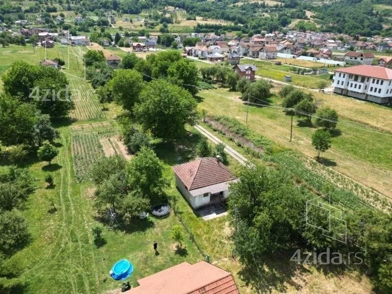 Plac | 4zida