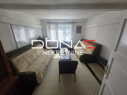 Nade Tomić | 4zida.rs