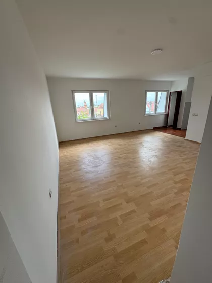 Vojvođanska 1 | 4zida.rs