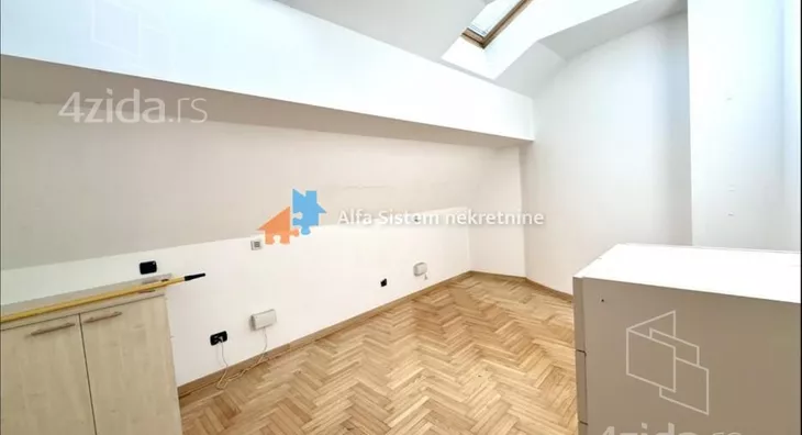 Šestosoban stan | 4zida