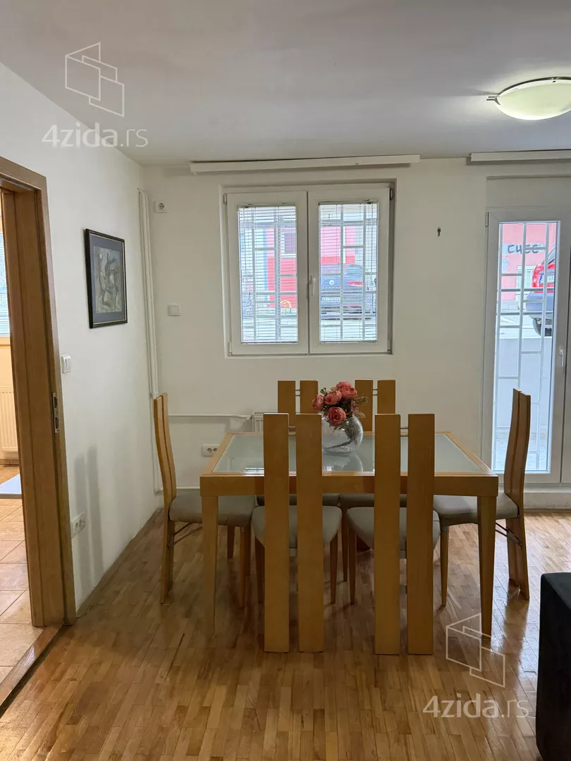 Petosoban stan | 4zida