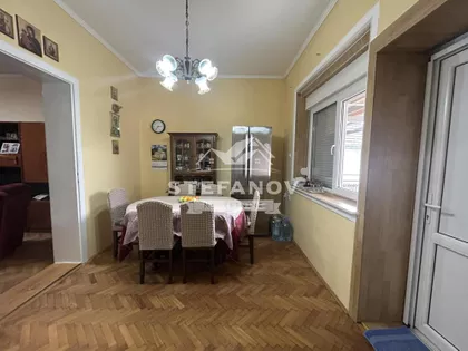 Mala Amerika | 4zida.rs