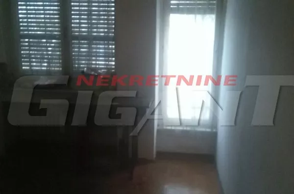 Šestosoban stan | 4zida