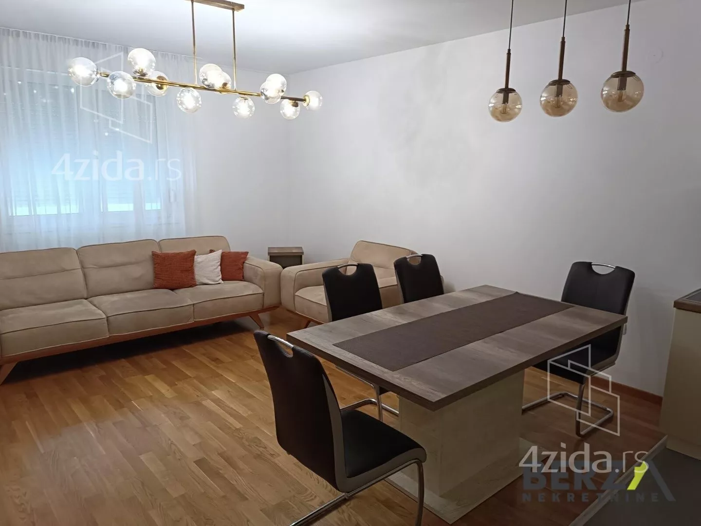 Troiposoban stan | 4zida