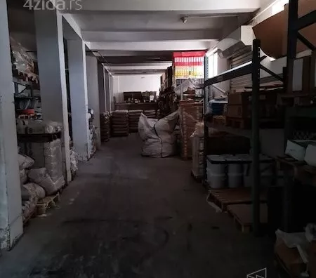 Poslovna zgrada | 4zida