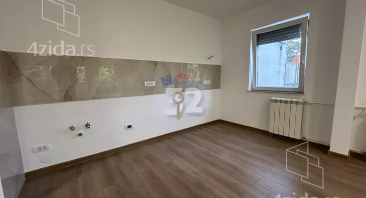 Četvoroiposoban stan | 4zida