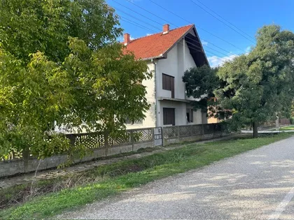 Mila Terzića | 4zida.rs