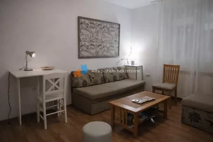 Crveni Krst Vračar | 4zida.rs