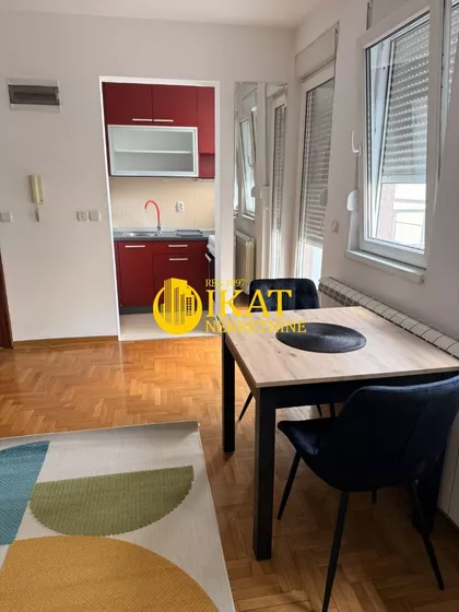 Ustanička | 4zida.rs