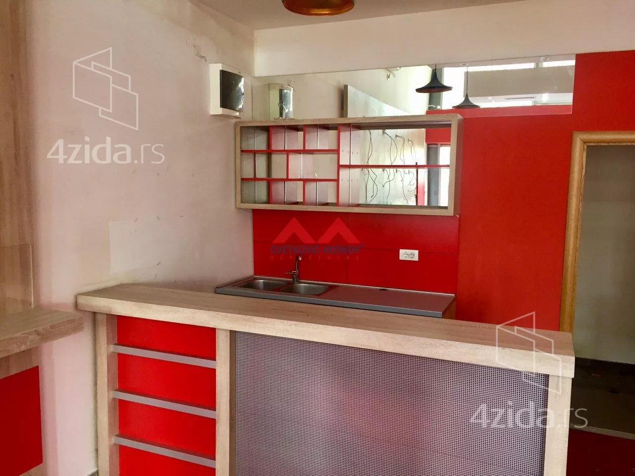 Lokal | 4zida