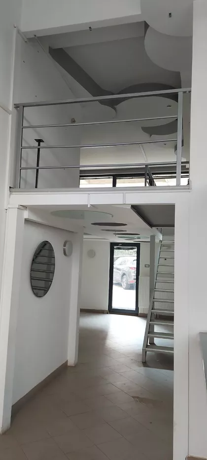 Crveni Pevac | 4zida.rs