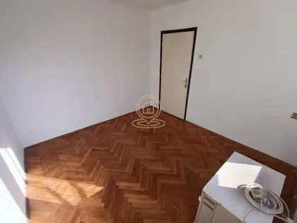 Vojna Bolnica | 4zida.rs