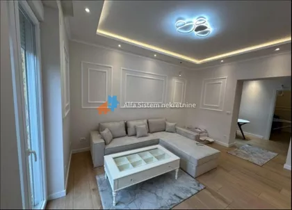 Vukov Spomenik | 4zida.rs