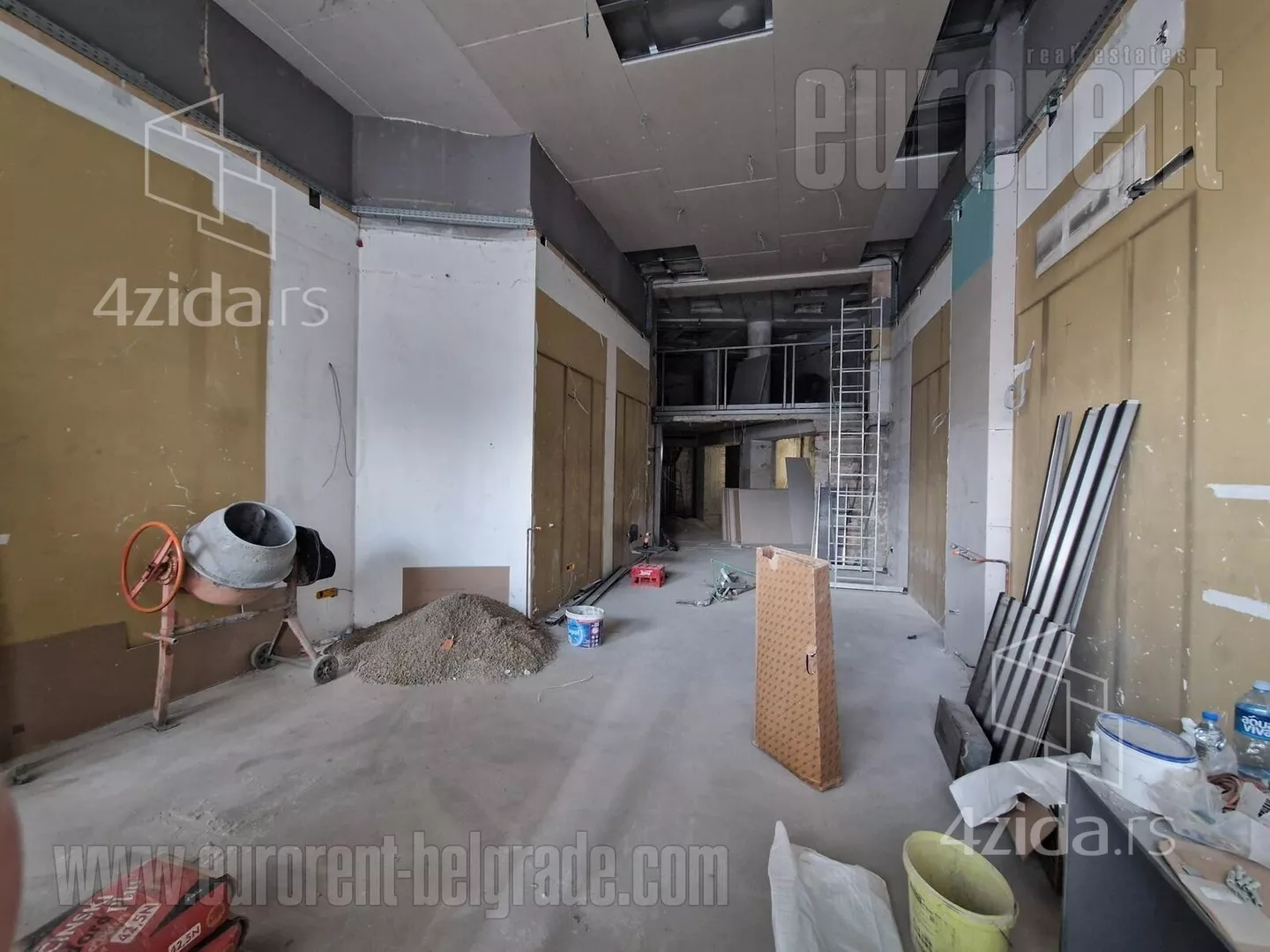 Poslovni prostor | 4zida