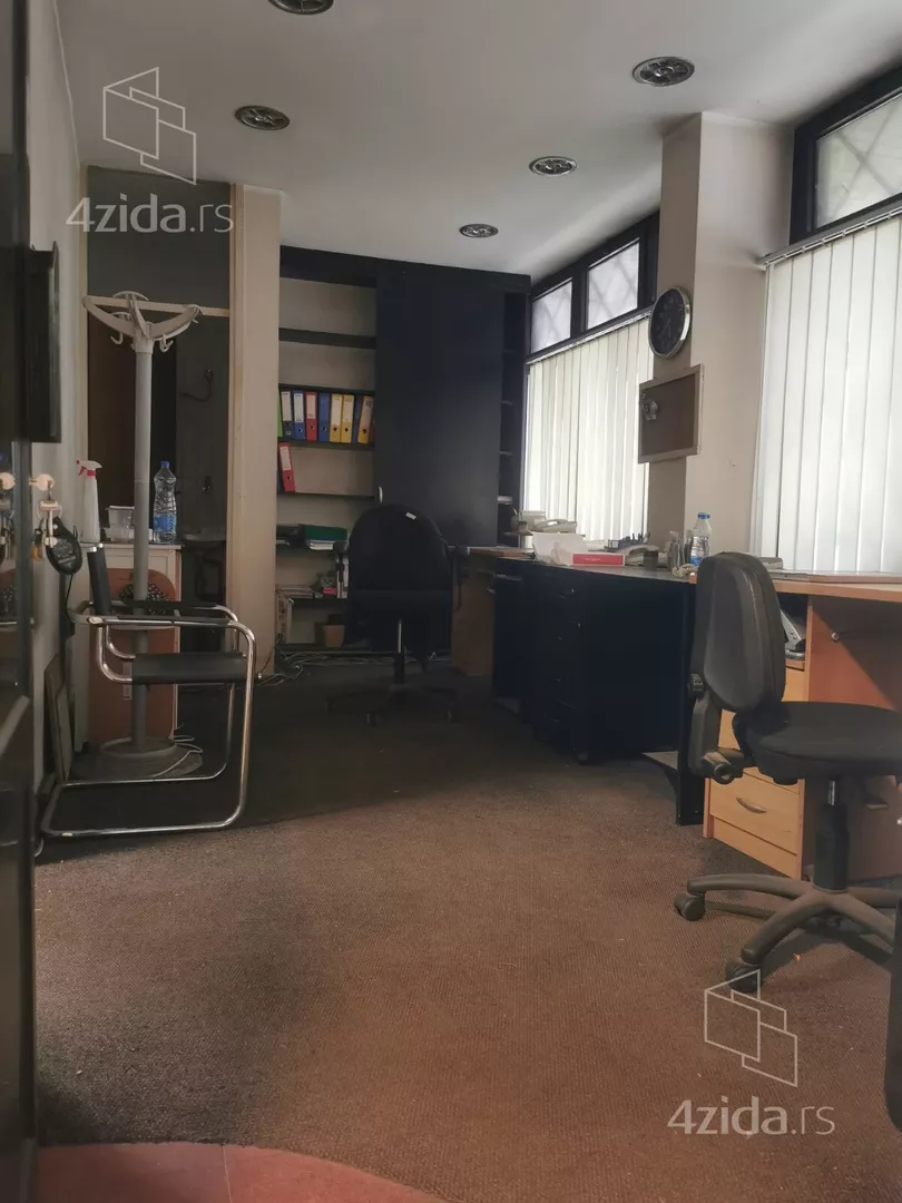 Lokal | 4zida