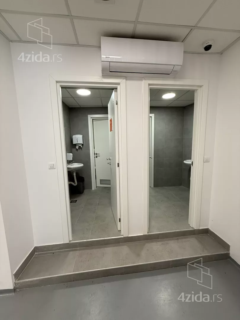 Poslovna zgrada | 4zida