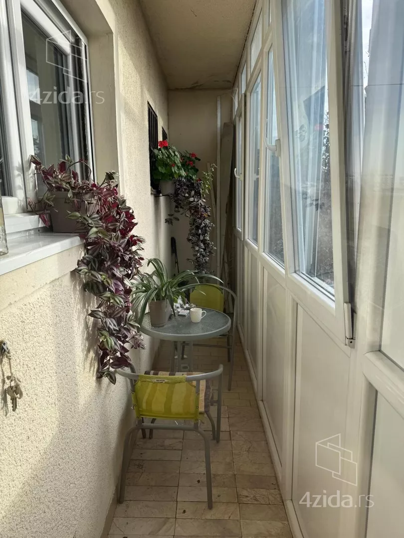 Troiposoban stan | 4zida