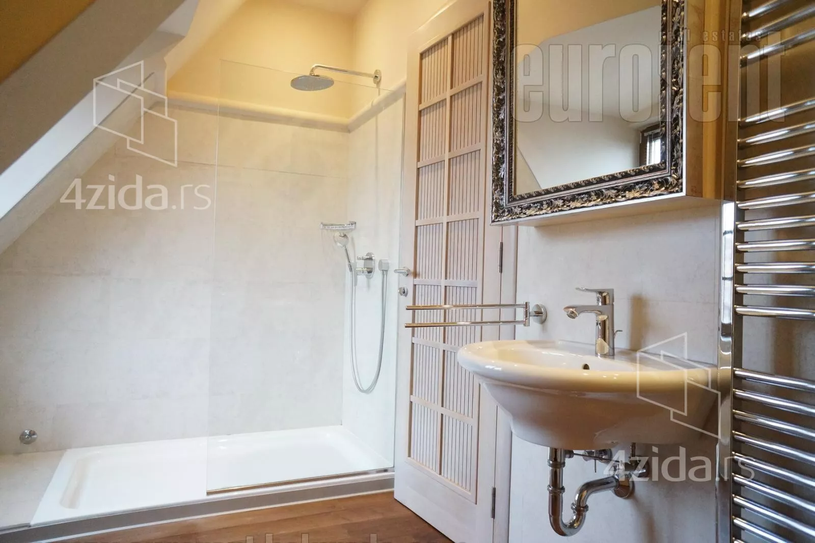 Petosoban stan | 4zida