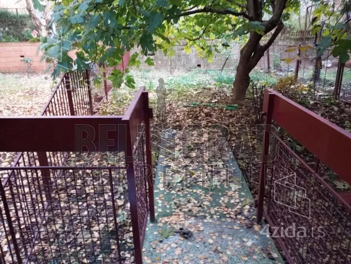Četvoroiposoban stan | 4zida