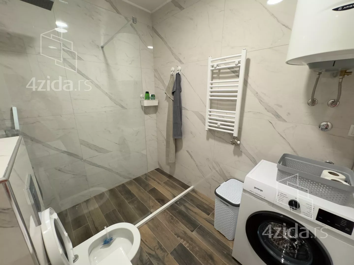 Troiposoban stan | 4zida