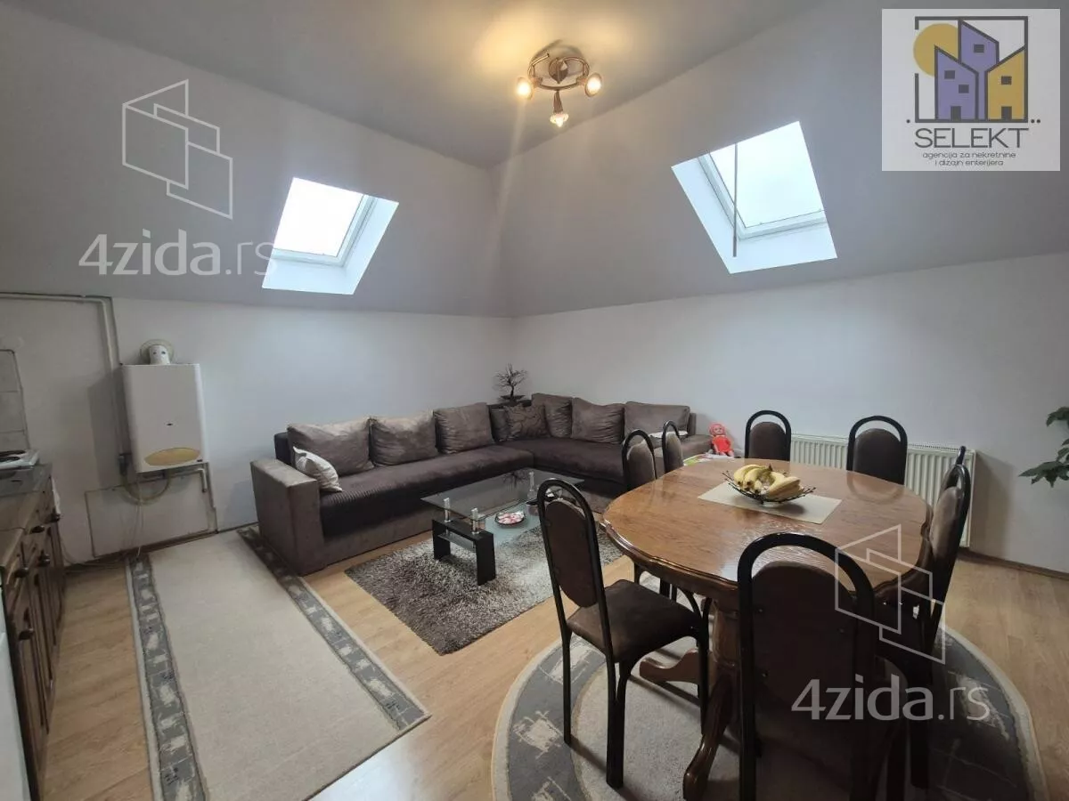 Dvoiposoban stan | 4zida