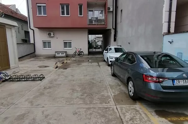 Parking | 4zida