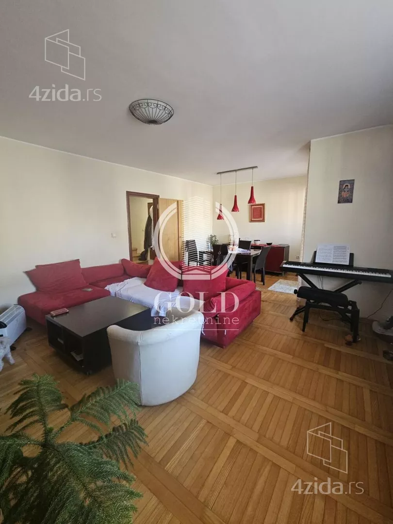 Petosoban stan | 4zida