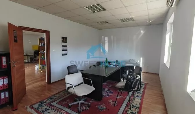 Poslovna zgrada | 4zida