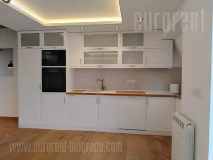 CRVENI KRST | 4zida.rs