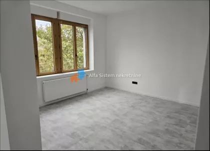 Vukov Spomenik | 4zida.rs