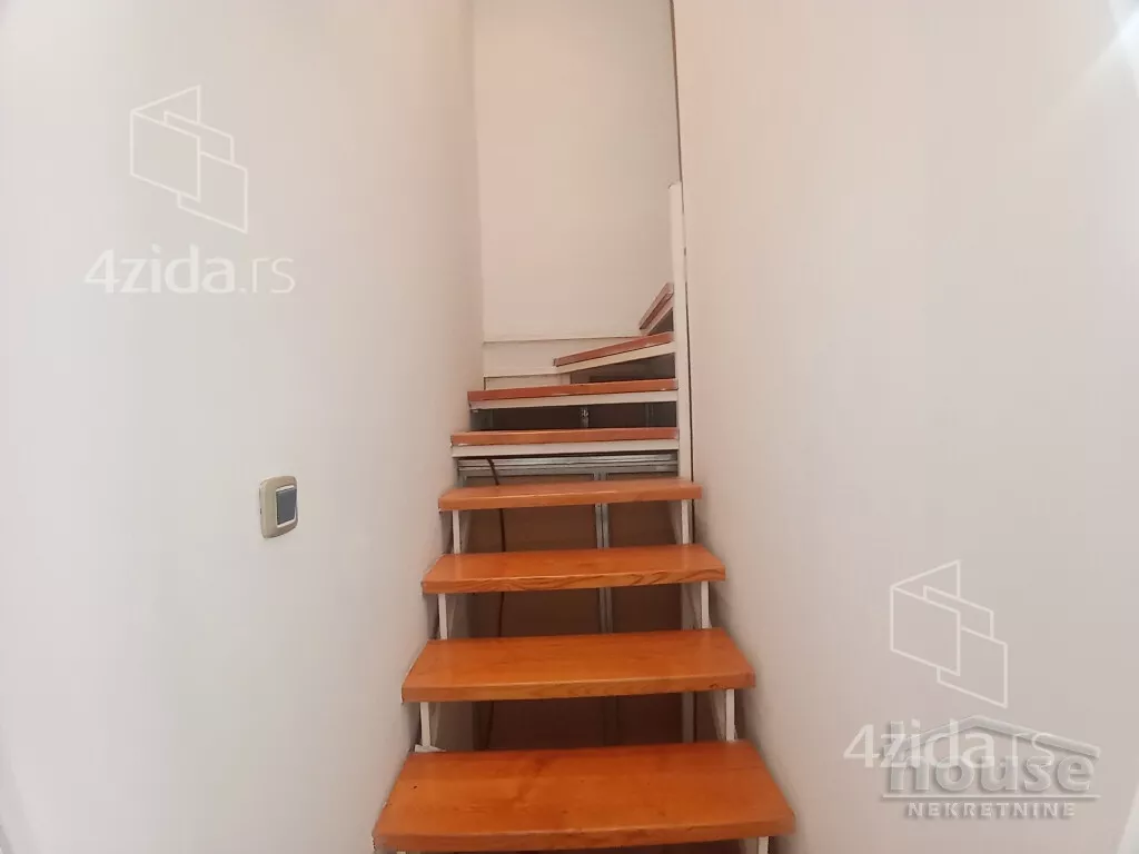 Lokal | 4zida