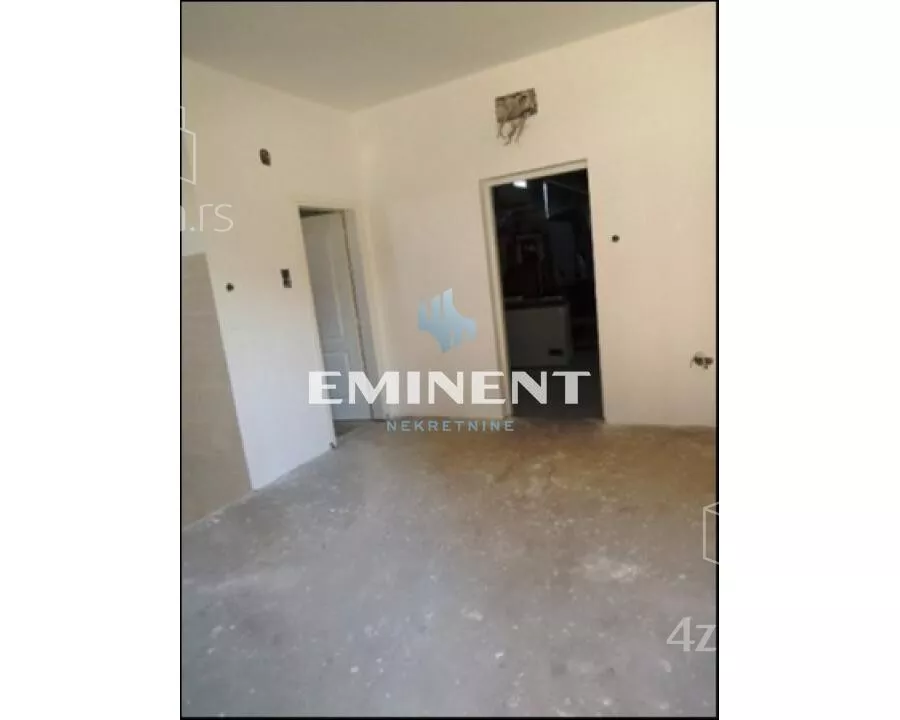 Poslovna zgrada | 4zida