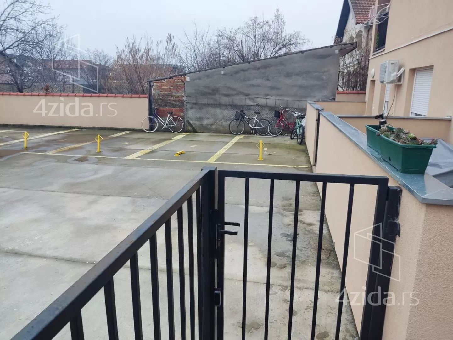 Parking | 4zida