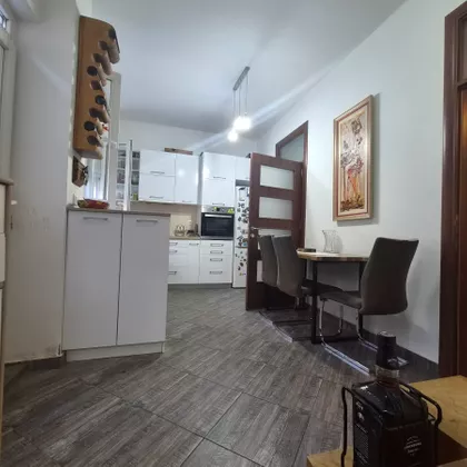 Cara Dusana | 4zida.rs
