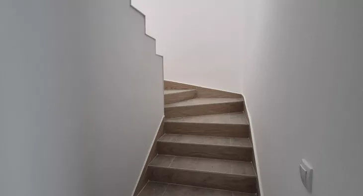 Šestosoban stan | 4zida