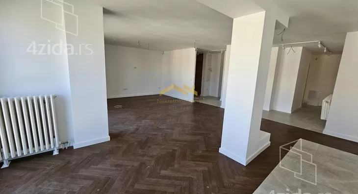 Četvoroiposoban stan | 4zida