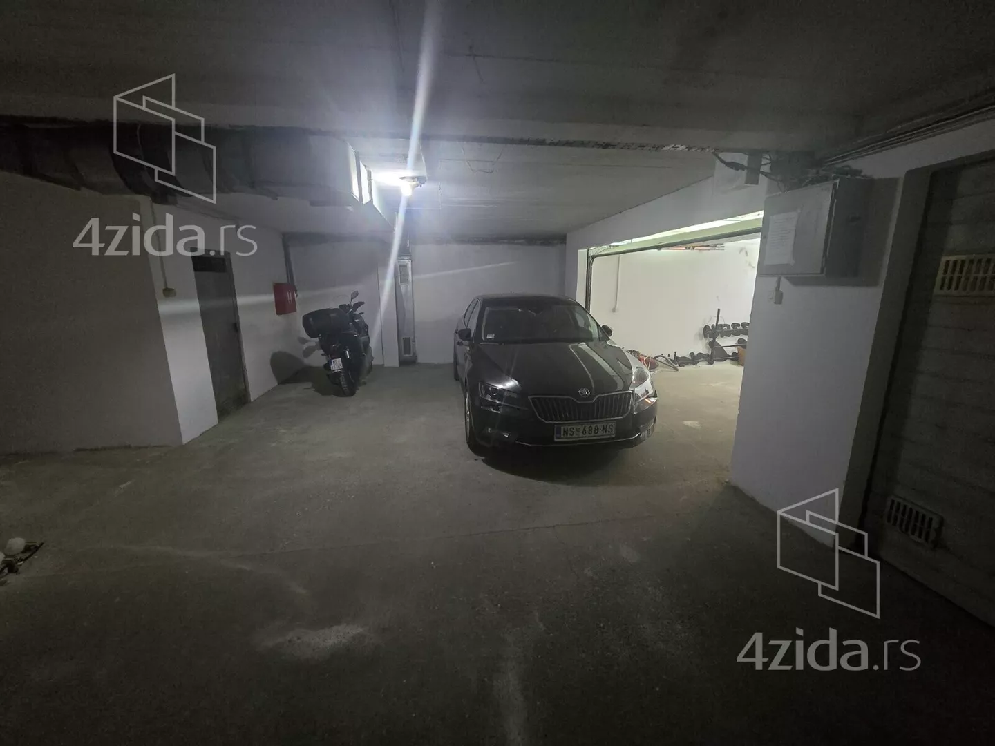 Garaža | 4zida