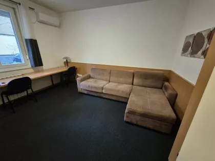 Gvozdićeva | 4zida.rs